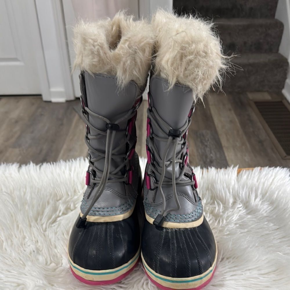 SOREL Women's Gray and Pink Winter Boots